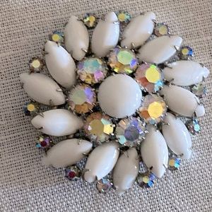 Weiss, signed vintage brooch